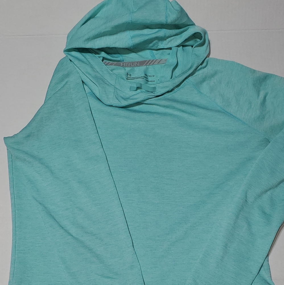 Size medium underarmor  light weight hoodie